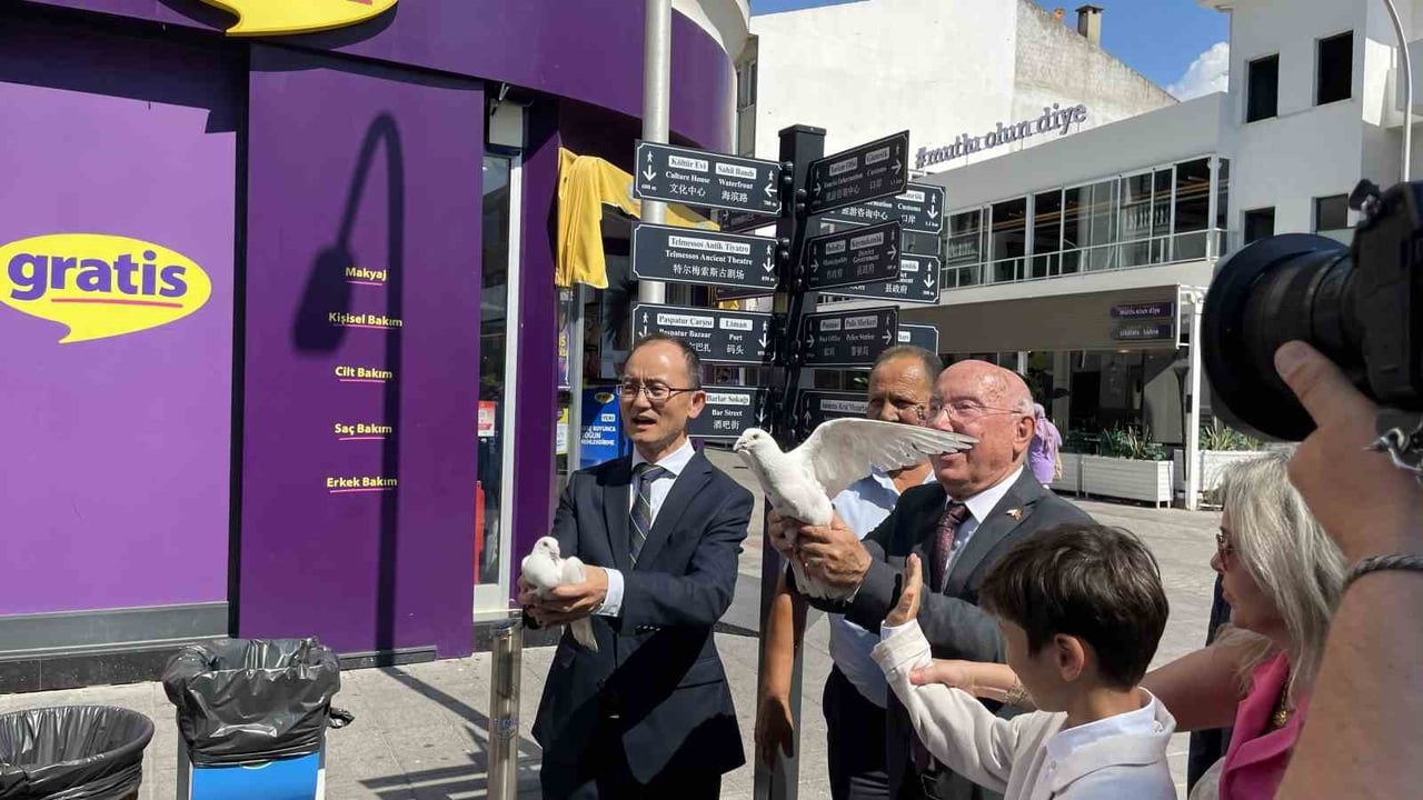 BÜYÜKELÇİ JİANG XUEBİN VE BERABERİNDEKİLER, TÜRKİYE İLE ÇİN ARASINDAKİ DOSTLUK VE KARDEŞLİK...