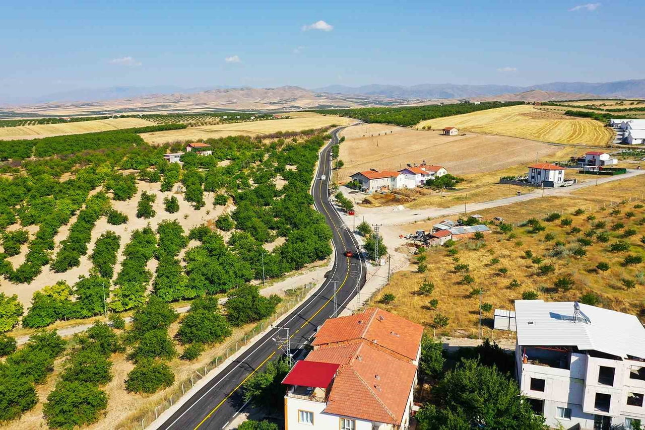 BÜYÜKŞEHİR'DE YOL ÇALIŞMALARI ARALIKSIZ SÜRÜYOR