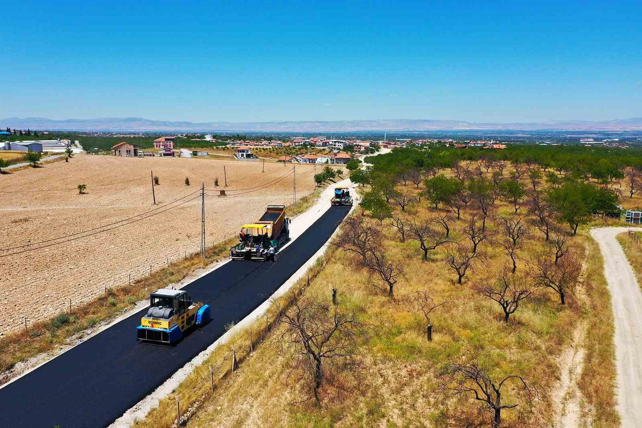 BÜYÜKŞEHİR'DE YOL ÇALIŞMALARI ARALIKSIZ SÜRÜYOR