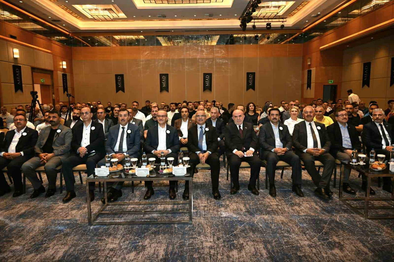 BÜYÜKŞEHİR BELEDİYE BAŞKANI SAMİ ER, MALATYALI İŞ İNSANLARI DERNEĞİ'NİN (MİAD) OLAĞANÜSTÜ GENEL...