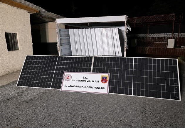 ÇALINAN GÜNEŞ ENERJİSİ PANELLERİ