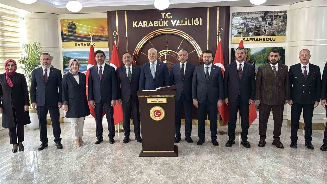 ÇALIŞMA VE SOSYAL GÜVENLİK BAKANI PROF. DR. VEDAT IŞIKHAN, KARABÜK VALİLİĞİNİ ZİYARET...