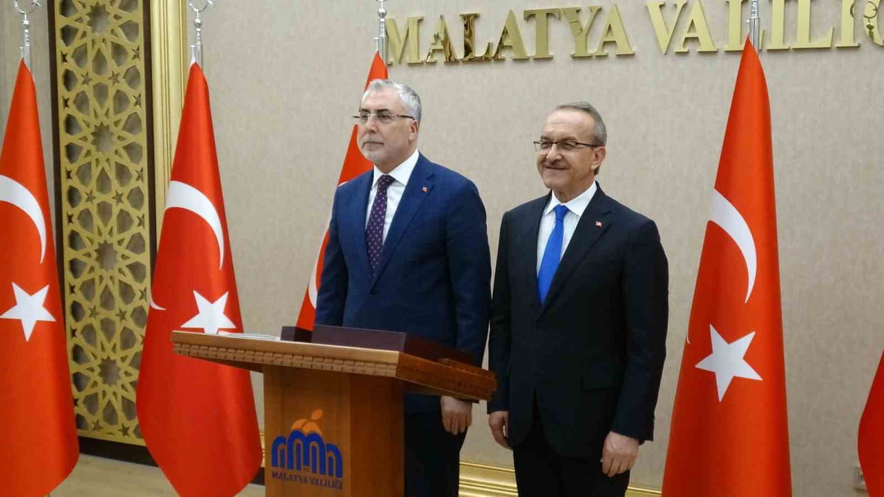 ÇALIŞMA VE SOSYAL GÜVENLİK BAKANI VEDAT IŞIKHAN, MALATYA PROGRAMI KAPSAMINDA İLK OLARAK MALATYA...