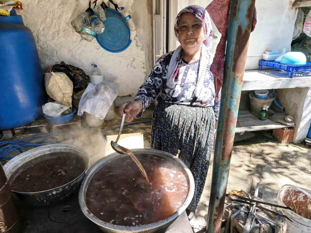ÇAM KOZALAĞI PEKMEZİ ÜRETEN NİMET BALTACI