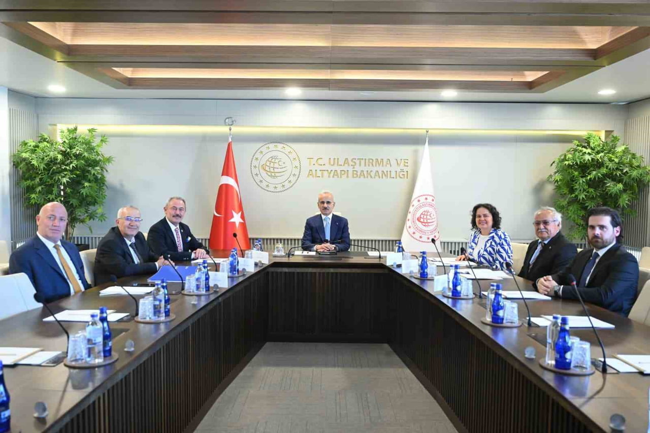 ÇAMELİ BELEDİYE BAŞKANI CENGİZ ARSLAN VE BABADAĞ BELEDİYE BAŞKANI MURAT KUMRAL, ULAŞTIRMA VE...