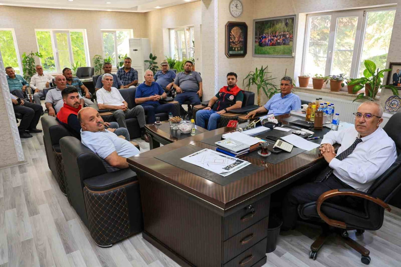 ÇAMELİ BELEDİYESİ EV SAHİPLİĞİNDE DÜZENLENEN TOPLANTIDA, ÜRETİCİLER VE HİZMET SAĞLAYICILARININ...