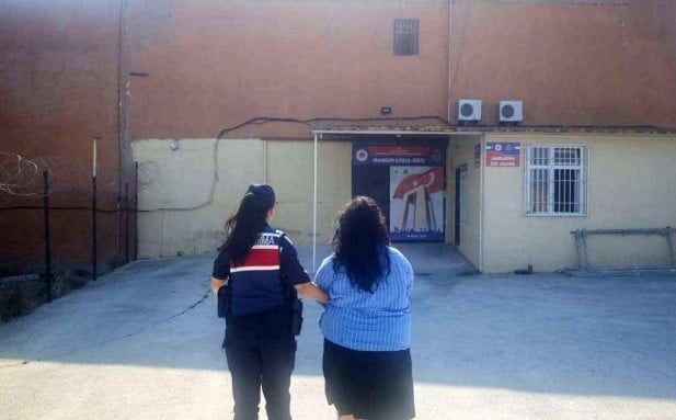 ÇANAKKALE'DE JANDARMA EKİPLERİNCE GERÇEKLEŞTİRİLEN OPERASYONLARDA 14 ŞÜPHELİ TUTUKLANDI.