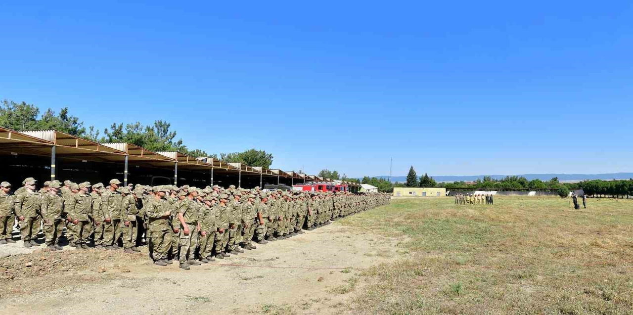 ÇANAKKALE'NİN GELİBOLU İLÇESİNDE ASKERİ PERSONELE ORMAN YANGINLARIYLA MÜCADELE EĞİTİMİ...