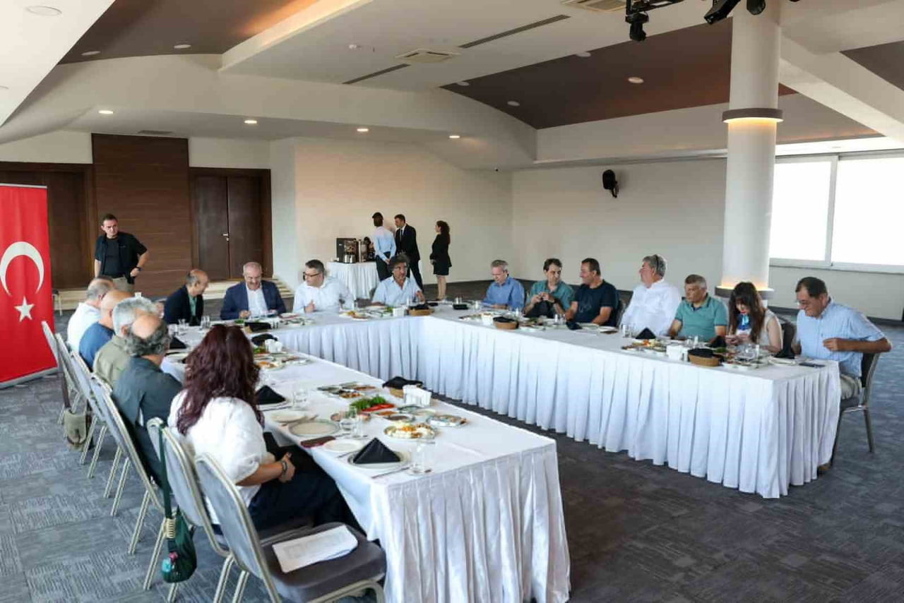 ÇANAKKALE’DE YÜRÜTÜLEN ARKEOLOJİK BİLİMSEL KAZILAR HAKKINDA DEĞERLENDİRME TOPLANTISI...
