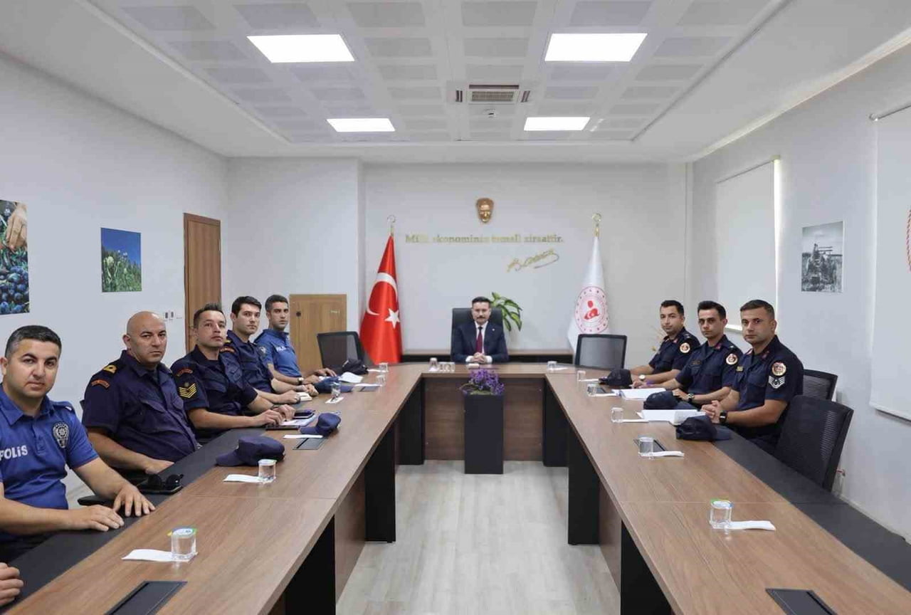ÇANAKKALE’NİN GÖKÇEADA İLÇESİNDE KAYMAKAM OSMAN ACAR BAŞKANLIĞINDA, İLÇENİN TURİZM SEZONUNDA HUZUR...