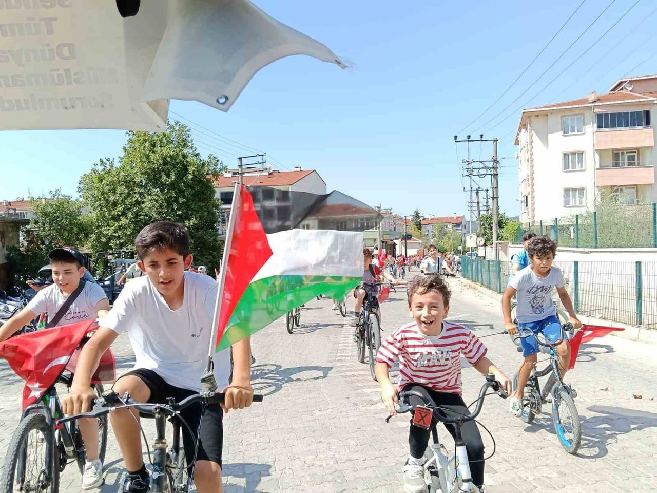 ÇANAKKALE’NİN YENİCE İLÇESİNDE İLÇE MÜFTÜLÜĞÜ VE DİYANET VAKFINCA DÜZENLENEN GENÇ PEDALLAR ÖZGÜR...