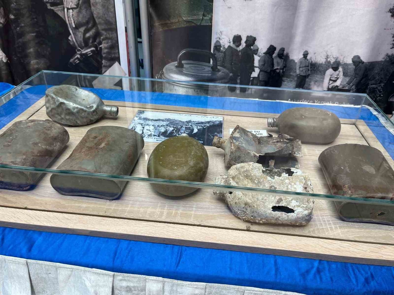 ÇANAKKALE SAVAŞ MALZEMELERİ SERGİSİ, ZİYARETÇİLERİNE ÇANAKKALE CEPHESİNİN ATMOSFERİNİ...