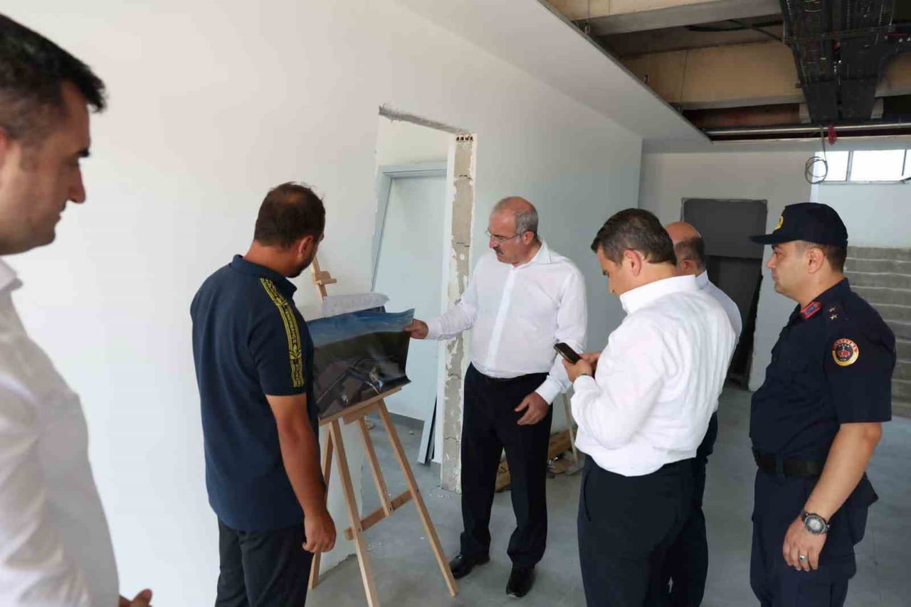 ÇANAKKALE VALİSİ DOÇ. DR. ÖMER TORAMAN ÇAN İLÇESİNE BAĞLI ETİLİ KÖYÜ'NÜ ZİYARET EDEREK...