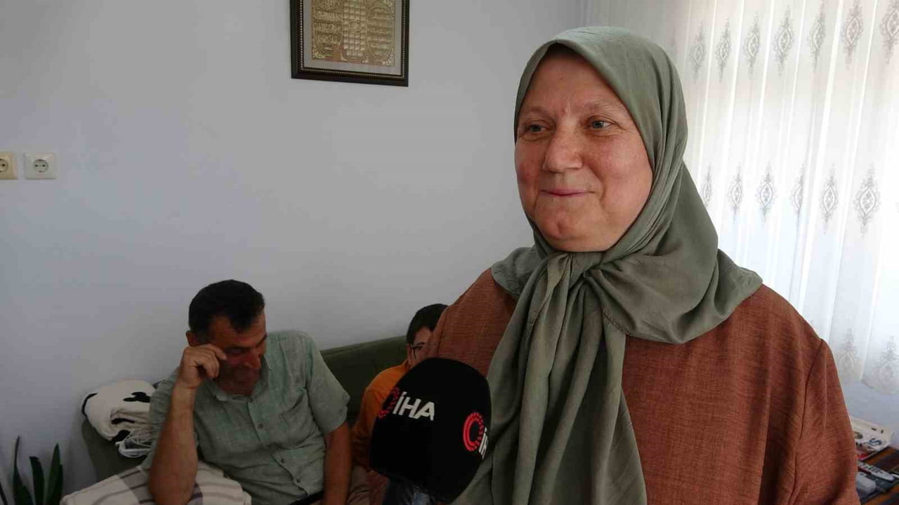 CANAN ÜÇÜNCÜ, TORUNUN BAŞARISIYLA ÇOK MUTLU OLDUKLARINI BELİRTTİ.