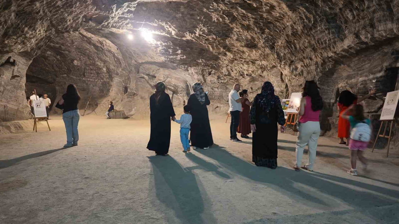 ÇANKIRI'DA SERİNLEMEK İSTEYEN VATANDAŞLAR YIL BOYUNCA 13 DERECE SABİT SICAKLIĞA SAHİP YERİN 150...