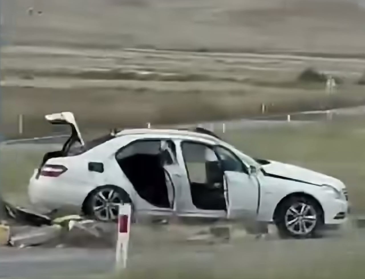 ÇANKIRI'DA TIR İLE OTOMOBİLİN ÇARPIŞMASI SONUCU MEYDANA GELEN KAZADA 3 KİŞİ ÖLDÜ, 2 KİŞİ DE...