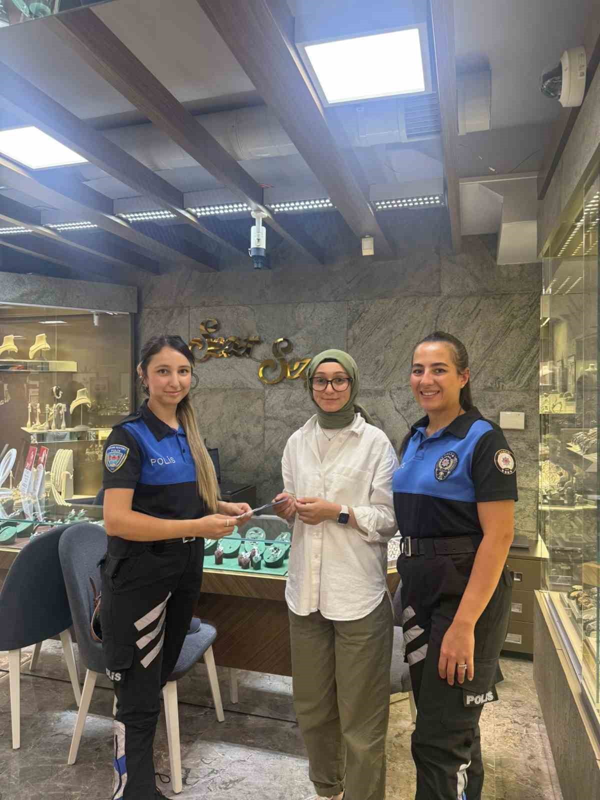 ÇANKIRI’DA POLİS EKİPLERİ TARAFINDAN TELEFON DOLANDIRICILARI TARAFINDAN VATANDAŞLARIN MAĞDUR...