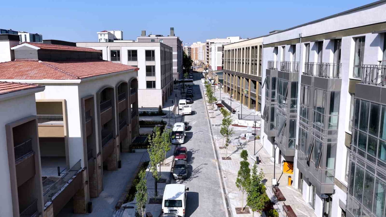 ÇARŞIDAN GÖRÜNTÜLER PAYLAŞAN ÇEVRE, ŞEHİRCİLİK VE İKLİM DEĞİŞİKLİĞİ BAKANI MURAT KURUM, "11...