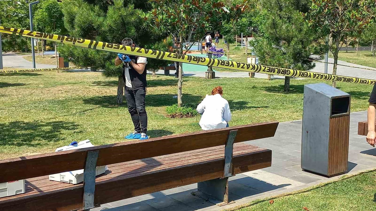 ÇATALCA’DA  PARKTA BOŞANMA AŞAMASINDAKİ KARI KOCA ARASINDA BİLİNMEYEN BİR NEDENLE TARTIŞMA ÇIKTI....