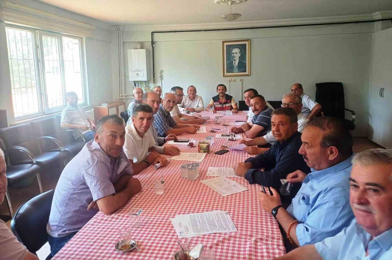 ÇAVDARHİSAR'DA MUHTARLARA HASAT DÖNEMİ VE ANIZ YANGINLARI EĞİTİMİ