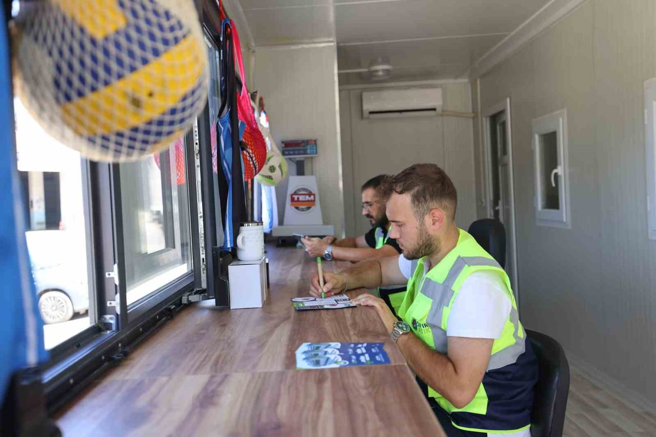 ÇAYIROVA'DA BELEDİYE TARAFINDAN HAYATA GEÇİRİLEN "ATIĞIN SIFIR NOKTASI" PROJESİ KAPSAMINDA, SON 1...