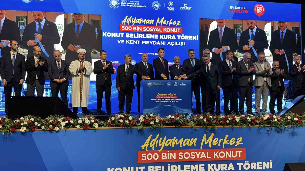 ÇEVRE, ŞEHİRCİLİK VE İKLİM DEĞİŞİKLİĞİ BAKANI MURAT KURUM, ADIYAMAN'DA DÜZENLENEN KONUT BELİRLEME...
