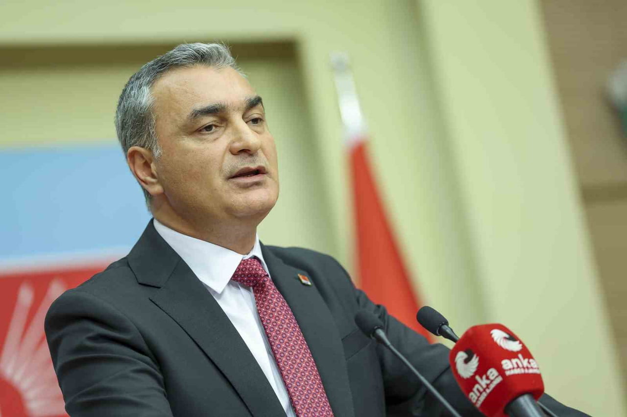 CHP GENEL BAŞKAN YARDIMCISI VE SÖZCÜSÜ MÜSLİM SARI, 7 İLE YENİ İL BAŞKANI ATANDIĞINI, 8 İL...