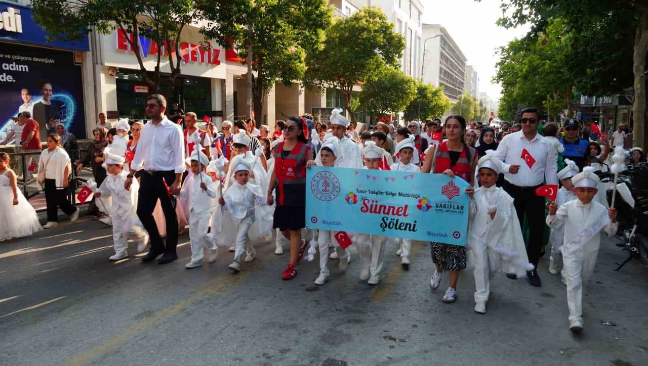 ÇOCUKLAR KENTİN TARİHİ VE KÜLTÜREL MİRASINI YANSITAN MEKANLARI GEZDİ