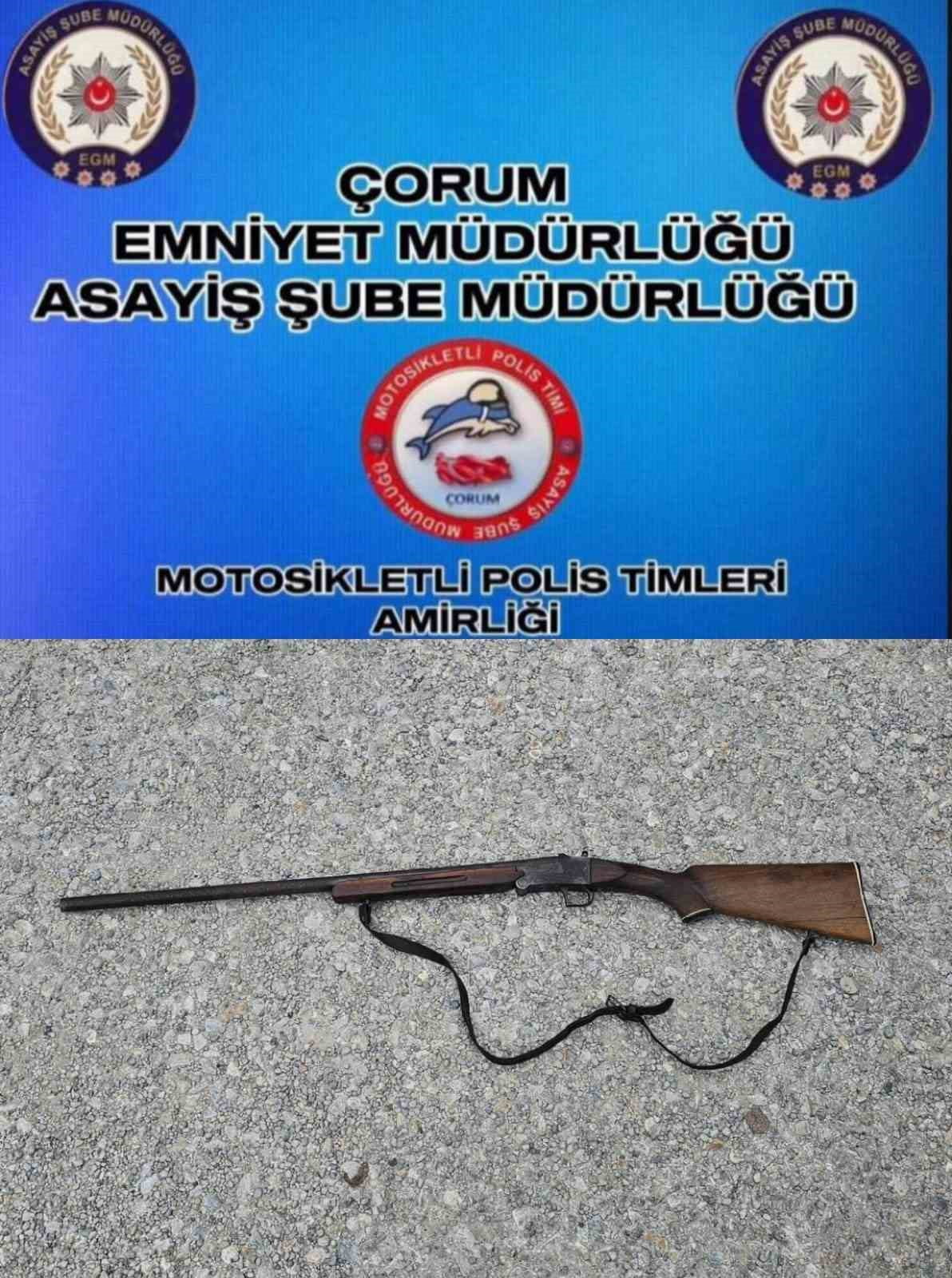 ÇORUM'DA ASAYİŞ UYGULAMALARINDA 6 ARANAN ŞAHIS YAKALANIRKEN, SİLAH VE UYUŞTURUCU MADDE ELE...