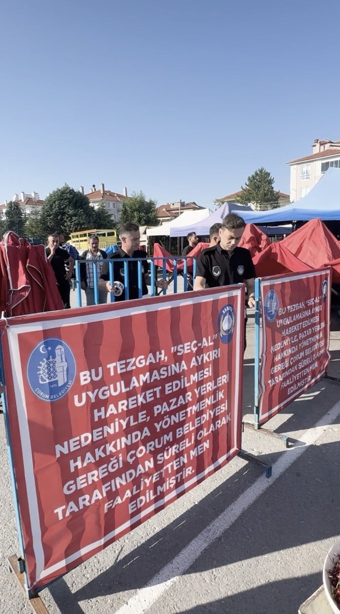 ÇORUM'DA PAZAR YERLERİNDE "SEÇ-AL" UYGULAMASINA YÖNELİK DENETİMLERİNİ SÜRDÜREN BELEDİYE EKİPLERİ...
