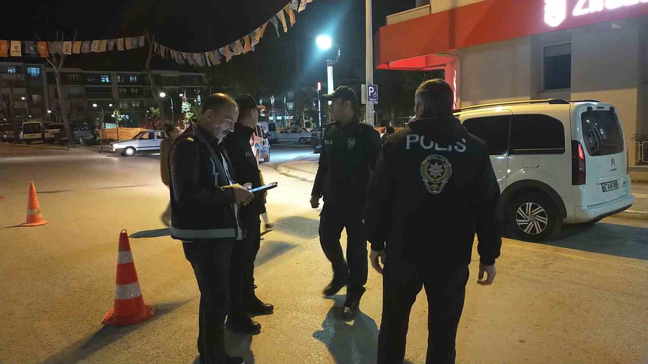 ÇORUM'DA POLİS EKİPLERİNCE YÜRÜTÜLEN ÇALIŞMALARDA ARANAN 21 KİŞİ YAKALANIRKEN, 7 KAYIP ŞAHIS...