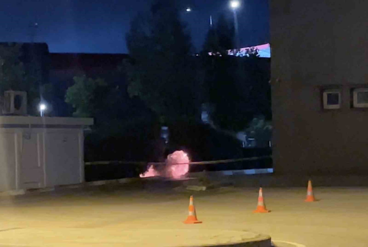 ÇORUM'DA ŞEHİRLERARASI OTOBÜS TERMİNALİ'NDEKİ ŞÜPHELİ VALİZ FÜNYEYLE PATLATILDI. DAHA SONRA...