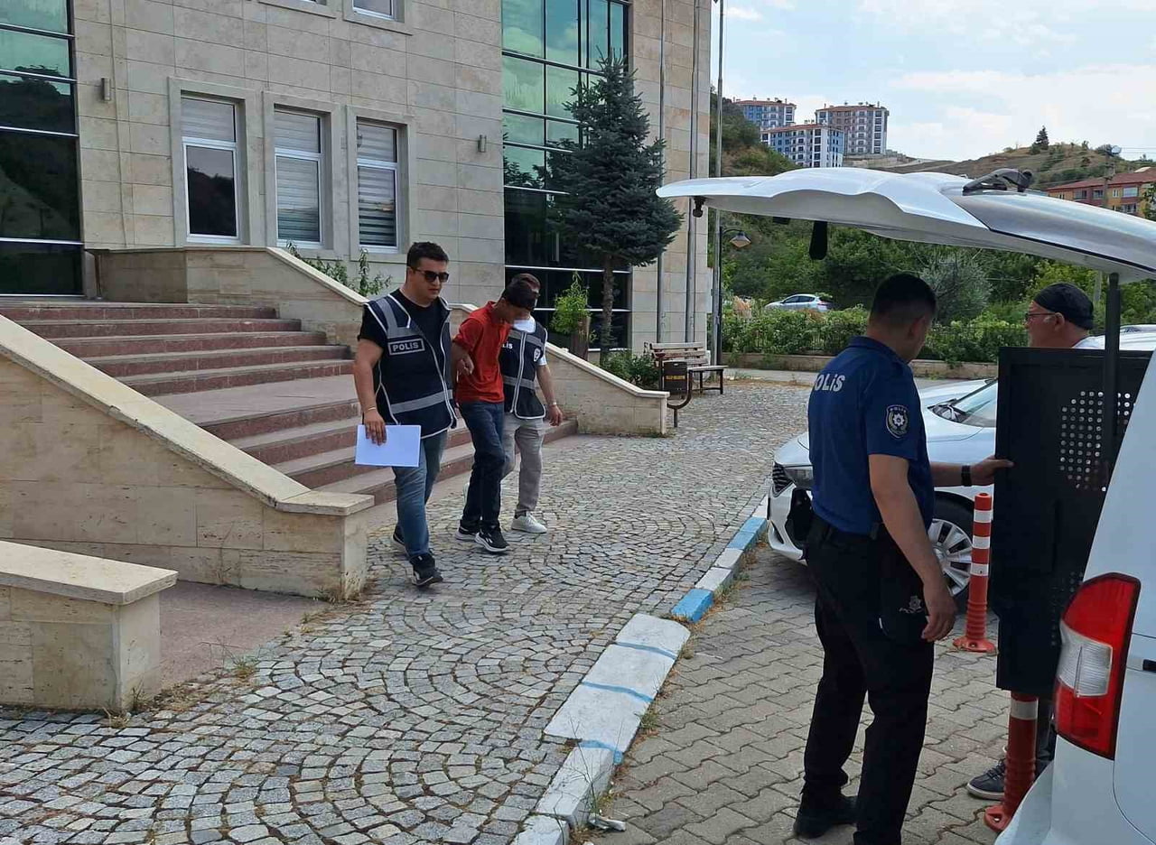 ÇORUM'UN İSKİLİP İLÇESİNDE TELEFON DOLANDIRICILIĞI YÖNTEMİYLE BİR VATANDAŞIN 1 MİLYON 500 BİN LİRA...