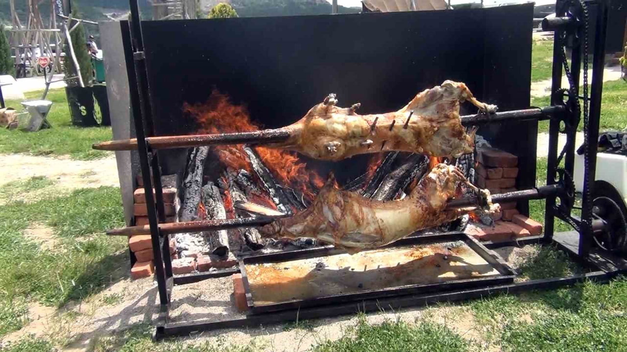 ÇORUM BELEDİYE BAŞKANI DR. HALİL İBRAHİM AŞGIN, GASTROÇORUM PROJESİ KAPSAMINDA YÜRÜTÜLEN...