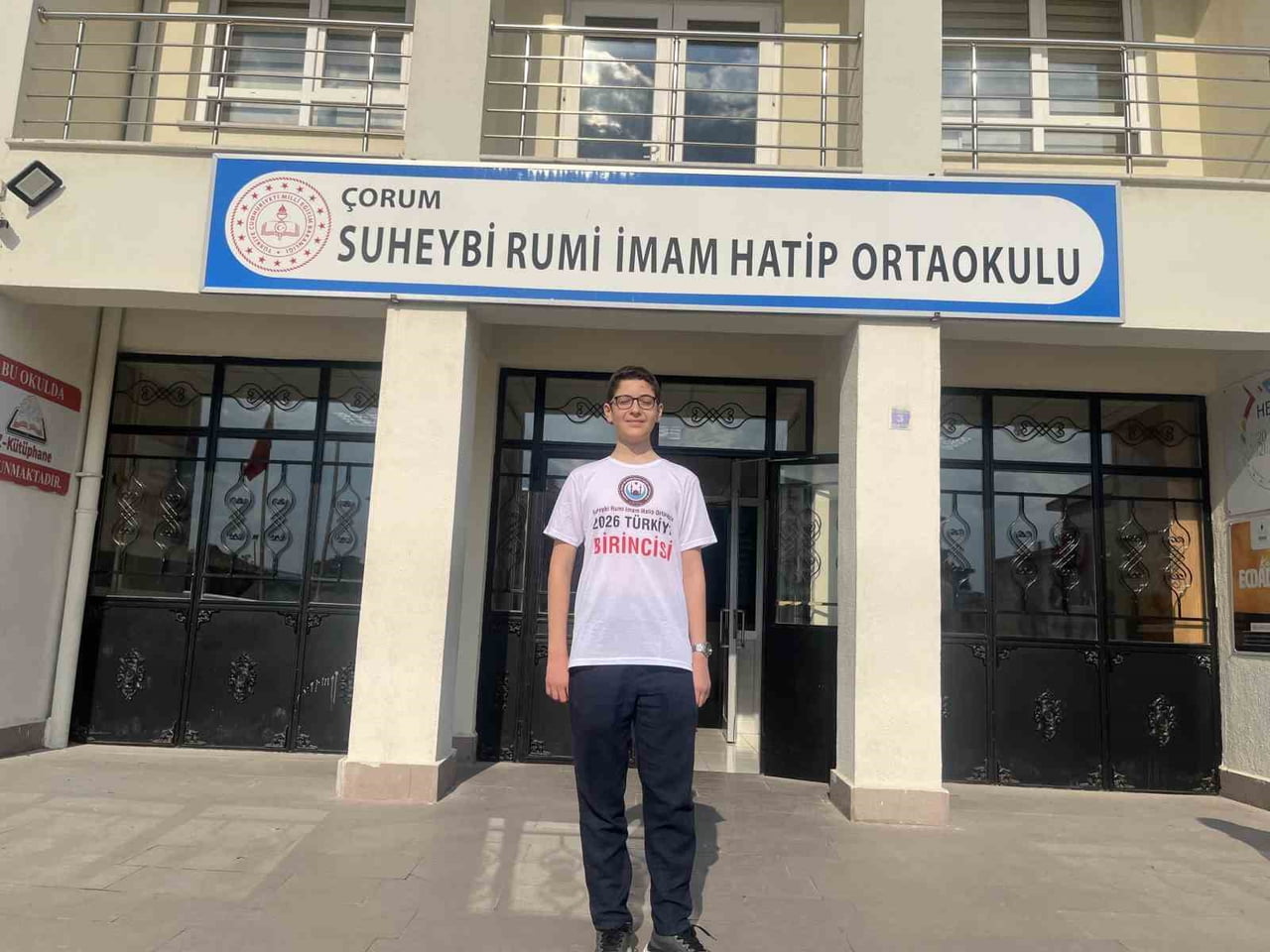 ÇORUM’DA GİRDİĞİ LİSELERE GEÇİŞ SINAVI’NDA TÜM SORULARI DOĞRU CEVAPLAYARAK TÜRKİYE BİRİNCİSİ OLAN...