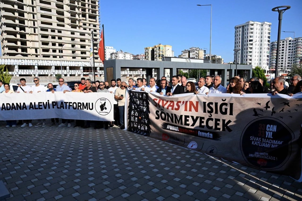 ÇUKUROVA BELEDİYESİ MADIMAK KATLİAMI’NIN 33. YILINDA MADIMAK PARKI’NDA ANMA PROGRAMI DÜZENLEDİ....