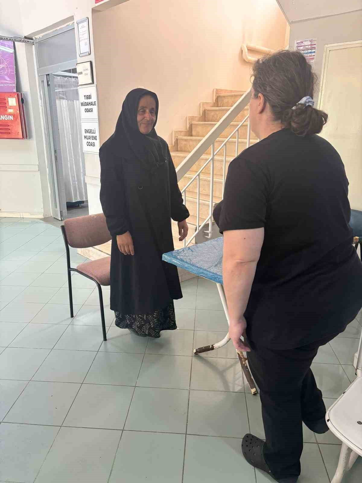 CUMAYERİ'NDE "HAREKET YAŞINI ÖĞREN, SAĞLIKLI YAŞA" FARKINDALIK ÇALIŞMALARI KAPSAMINDA AİLE SAĞLIĞI...