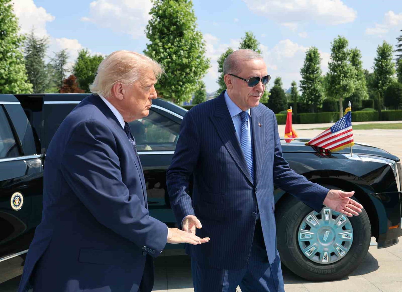 CUMHURBAŞKANI ERDOĞAN, DONALD TRUMP’I CUMHURBAŞKANLIĞI KÜLLİYESİ'NİN ANA GİRİŞ KAPISINDA...