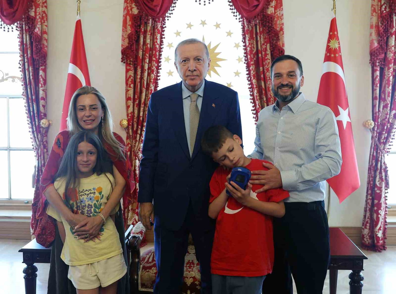 CUMHURBAŞKANI RECEP TAYYİP ERDOĞAN, İNGİLTERE’DE MÜSLÜMAN KARŞITI NEFRET EYLEMLERİNE KARŞI VERDİĞİ...