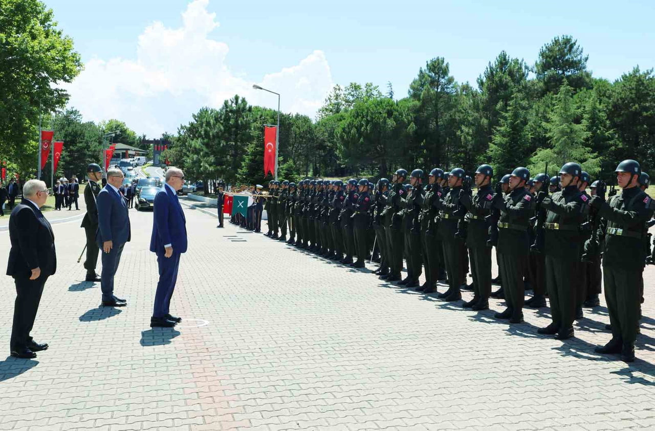 CUMHURBAŞKANI RECEP TAYYİP ERDOĞAN, MİLLİ SAVUNMA ÜNİVERSİTESİ'NDEKİ KURMAY SUBAYLAR MEZUNİYET...