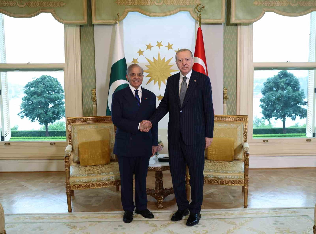 CUMHURBAŞKANI RECEP TAYYİP ERDOĞAN, TÜRKİYE’YE ZİYARETTE BULUNAN PAKİSTAN BAŞBAKANI ŞAHBAZ ŞERİF’İ...