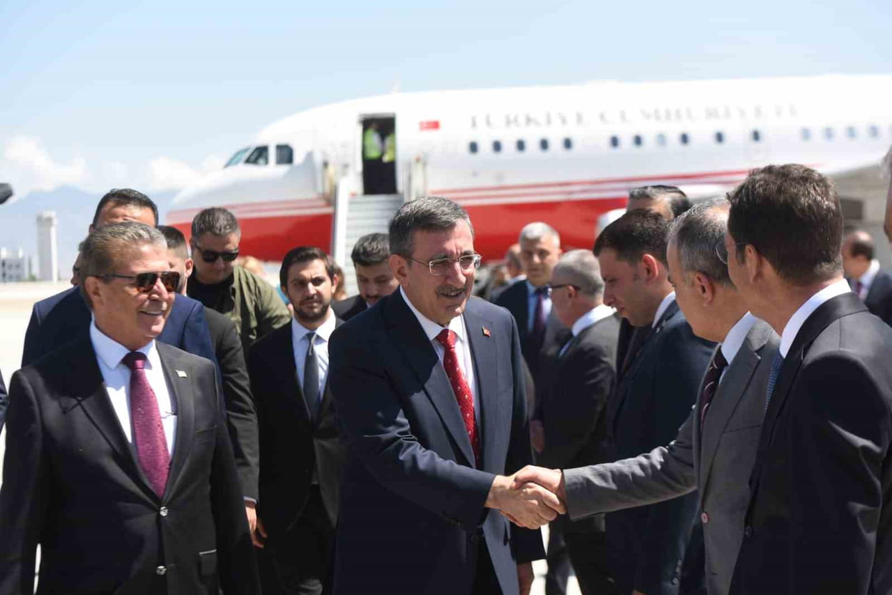 CUMHURBAŞKANI YARDIMCISI CEVDET YILMAZ, ÇEŞİTLİ TEMASLARDA BULUNMAK ÜZERE KUZEY KIBRIS TÜRK...