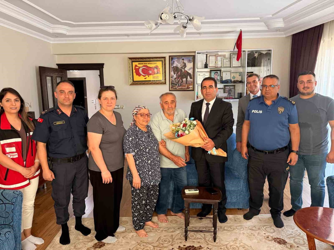 CUMHURBAŞKANLIĞI KARARNAMESİ İLE ALAŞEHİR KAYMAKAMLIĞI GÖREVİNE ATANAN ERCAN ÖTER, İLK MESAİ...