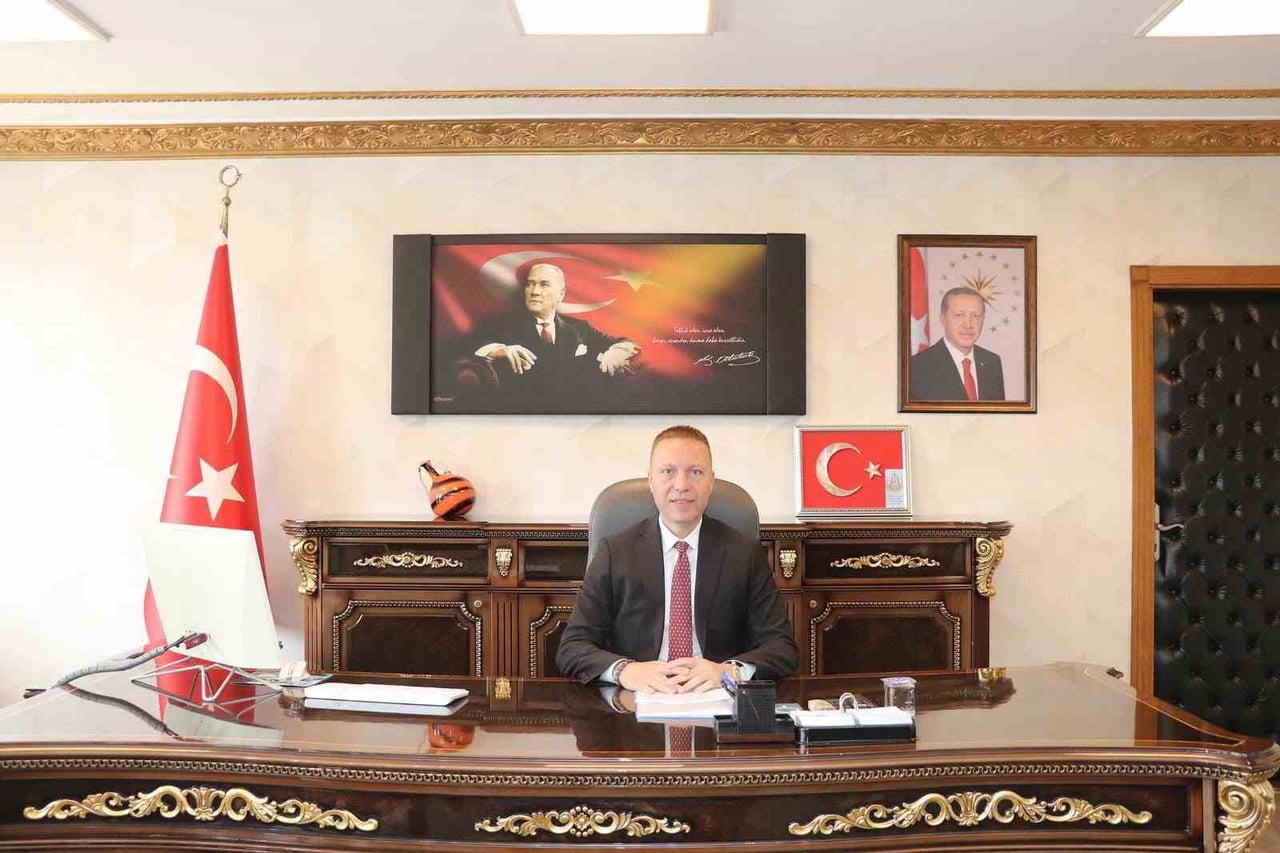 CUMHURBAŞKANLIĞI KARARNAMESİ İLE FATSA KAYMAKAMLIĞI GÖREVİNE ATANAN MUSTAFA ÜNVER BÖKE, İLÇEDEKİ...