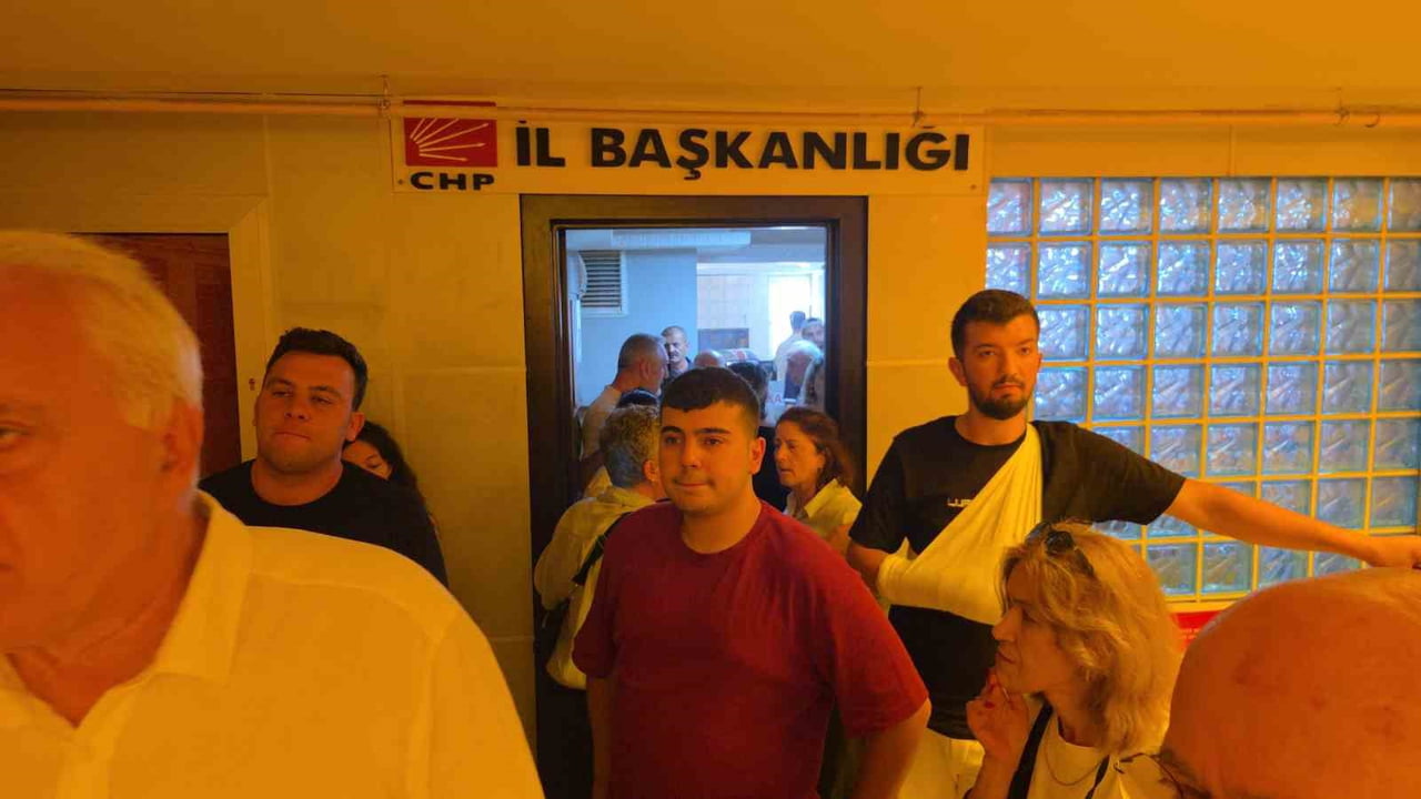 CUMHURİYET HALK PARTİSİ (CHP) GENEL BAŞKANI KEMAL KILIÇDAROĞLU TARAFINDAN GÖREVDEN ALINAN CHP...