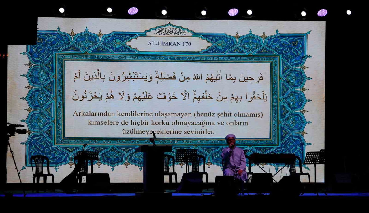 CUMHURİYET MEYDANI'NDA PROGRAM DÜZENLENDİ