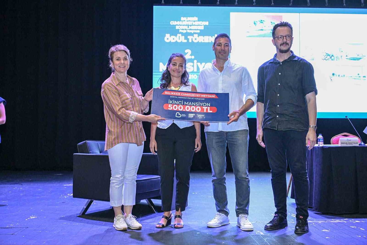 CUMHURİYET MEYDANI SOSYAL MERKEZİ PROJE YARIŞMASI'NDA ÖDÜLLER SAHİPLERİNİ BULDU