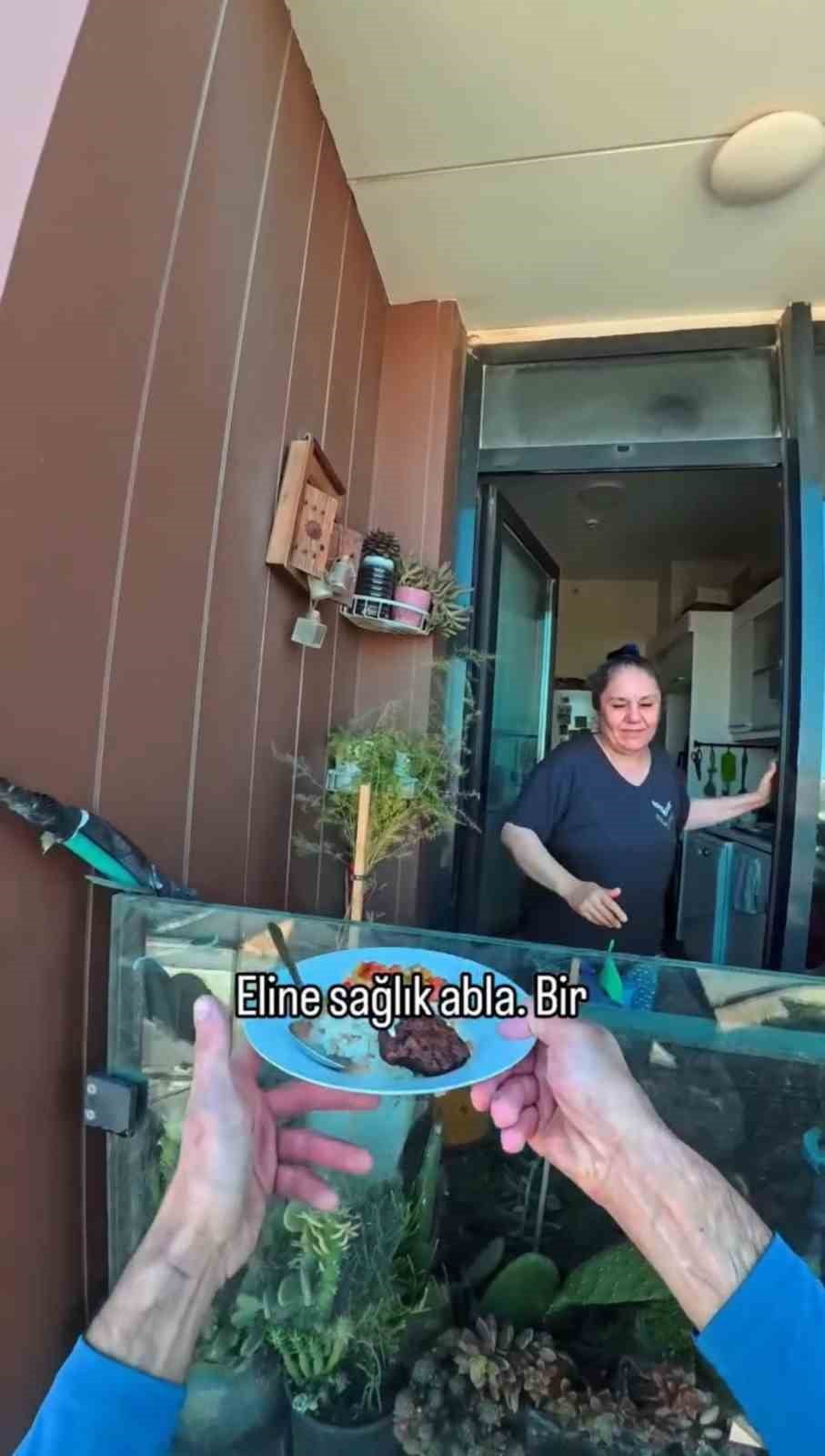 DAHA ÖNCE DE GÖREV YAPTIKLARI BİNADA OTURANLARIN KENDİLERİNİ TANIDIĞINI BELİRTEN AKKAYA, YILLARDIR...