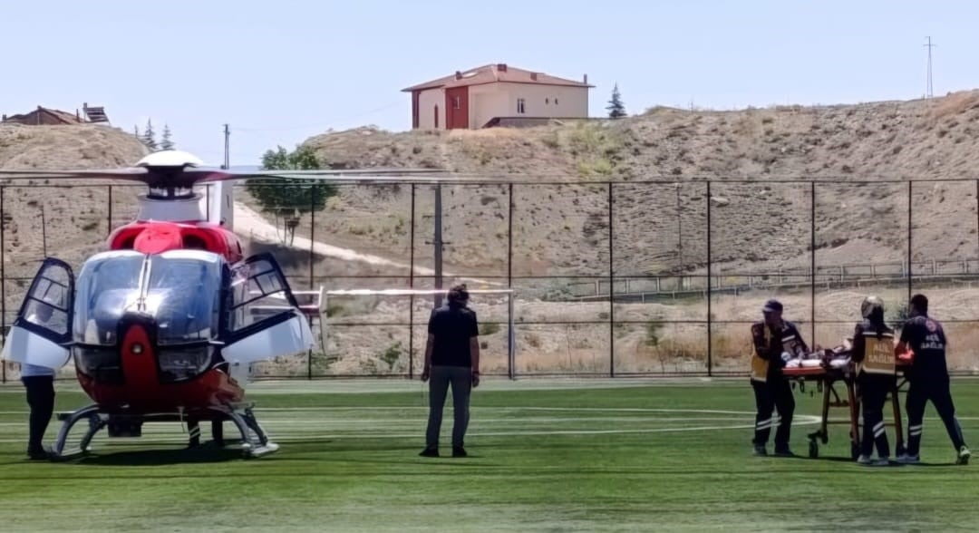 DARENDE'DE EVDE DÜŞEN 98 YAŞINDAKİ KADIN HAVA AMBULANSIYLA MALATYA'YA SEVK EDİLDİ