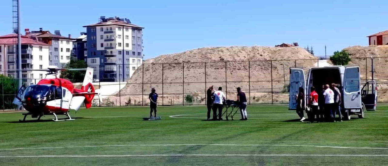 DARENDE'DE KALP KRİZİ GEÇİREN HASTA İÇİN AMBULANS HELİKOPTER HAVALANDI